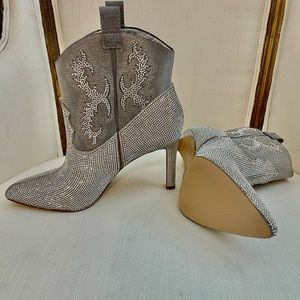 NEW in box Gianni Bini Rhinestone Western Booties
